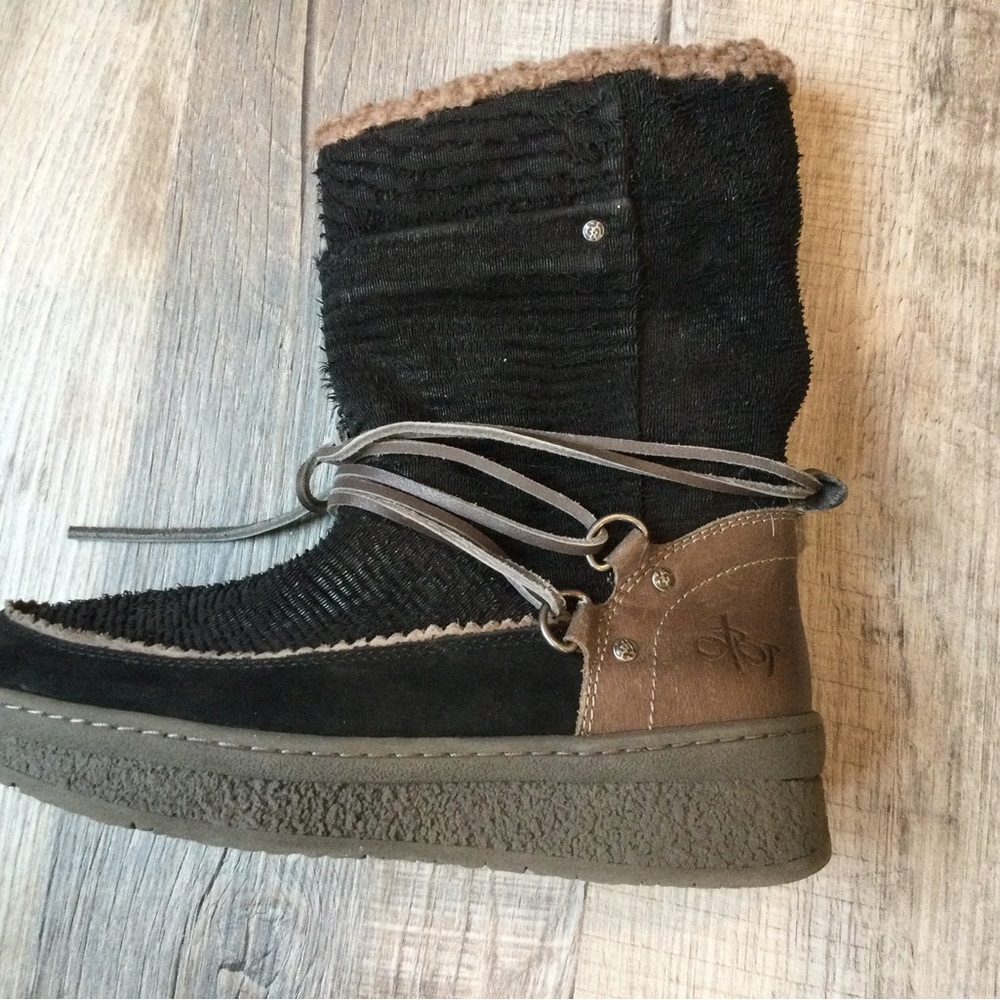 OTBT Leather Slope Boot - Picture 8 of 11